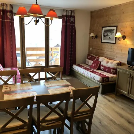 3 Pieces 6 Pers Avec Balcon Et Parking, A 700m Du Centre De - Fr-1-263-222 * Valloire