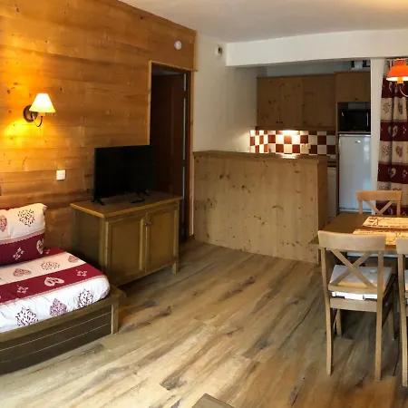 Apartment 3 Pieces 6 Pers Avec Balcon Et Parking, A 700m Du Centre De - Fr-1-263-222 *