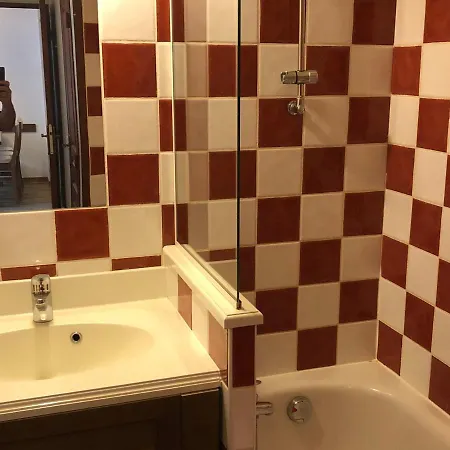 Apartment 3 Pieces 6 Pers Avec Balcon Et Parking, A 700m Du Centre De - Fr-1-263-222 Valloire